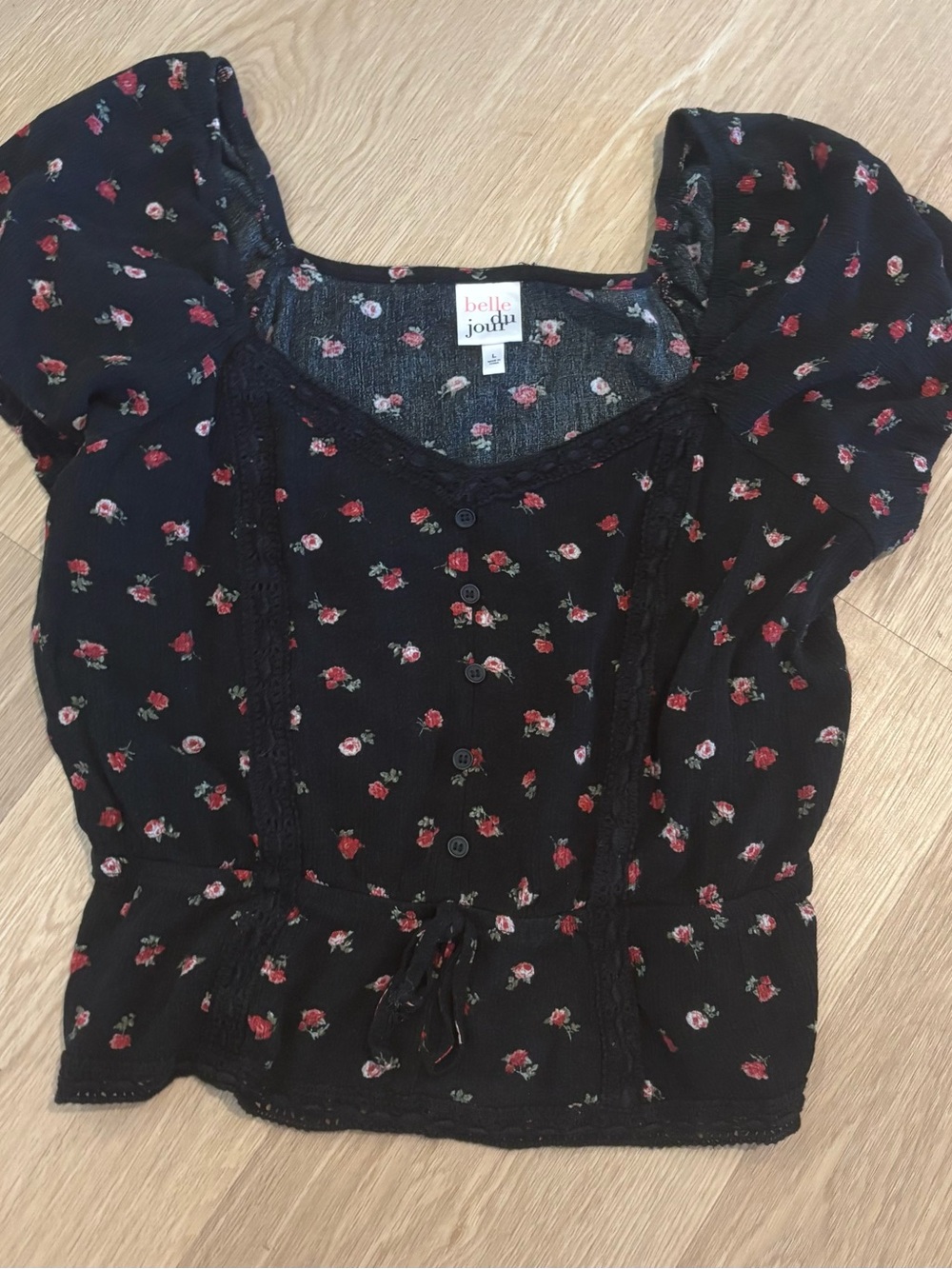 Belle du Jour Floral Button‑Front Blouse – Puff Sleeve– Size L